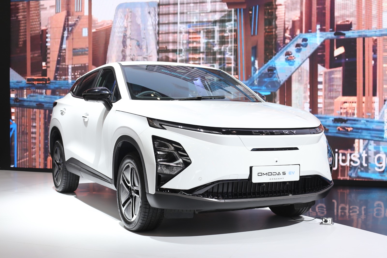 GIIAS 2023: Chery Omoda 5 EV Sudah Bisa Dipesan Hanya Dengan Rp10 Juta ...