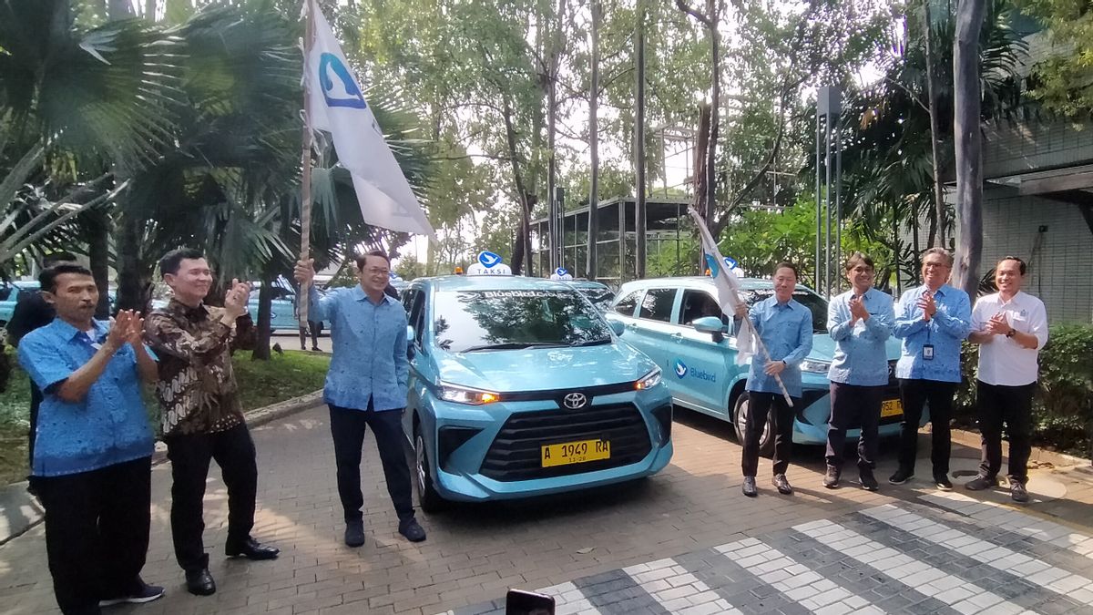 Bluebird Resmi Gunakan Toyota Transmover Berbasis Avanza Baru Sebagai ...