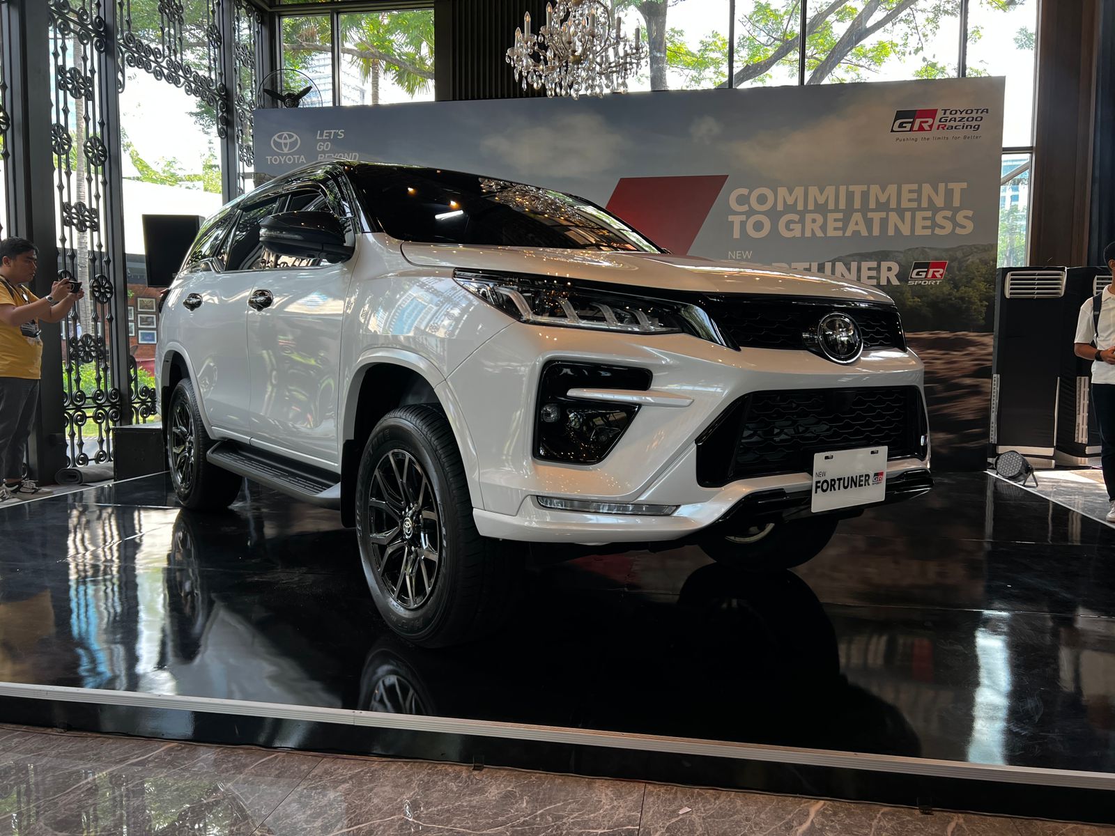 Galeri Foto: Toyota Fortuner GR Sport 4×4 Dan Fortuner VRZ 2.8